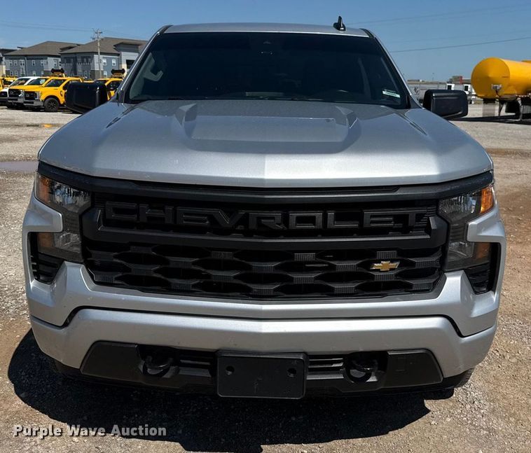 image for item GH9357 2022 Chevrolet Silverado 1500 Crew Cab pickup truck