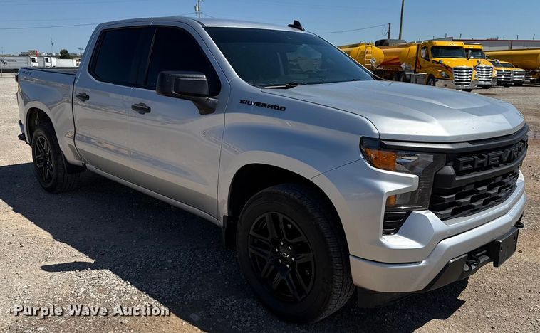 image for item GH9357 2022 Chevrolet Silverado 1500 Crew Cab pickup truck