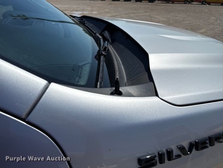 image for item GH9357 2022 Chevrolet Silverado 1500 Crew Cab pickup truck