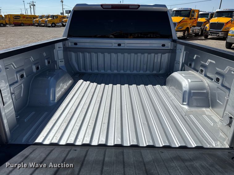 image for item GH9357 2022 Chevrolet Silverado 1500 Crew Cab pickup truck