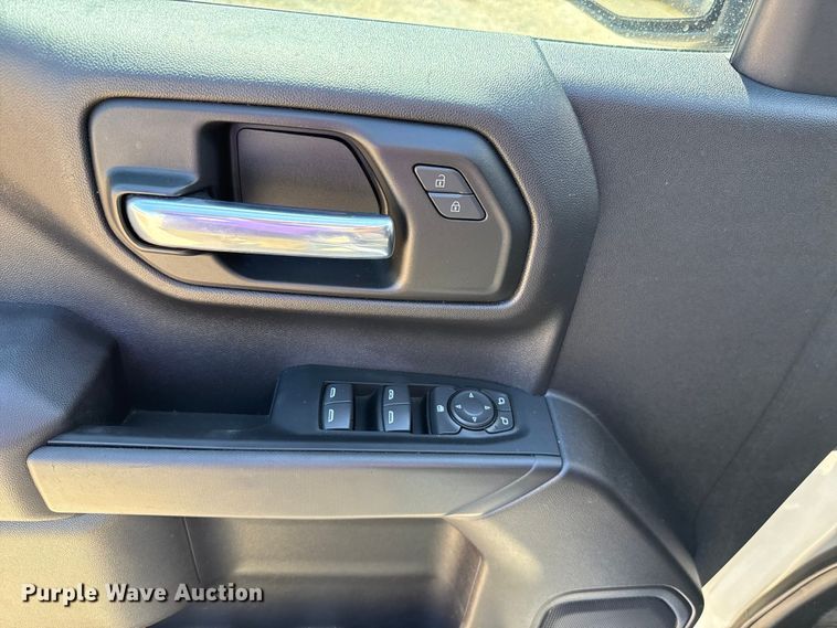 image for item GH9357 2022 Chevrolet Silverado 1500 Crew Cab pickup truck