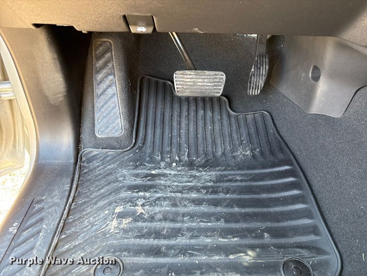 image for item GH9357 2022 Chevrolet Silverado 1500 Crew Cab pickup truck