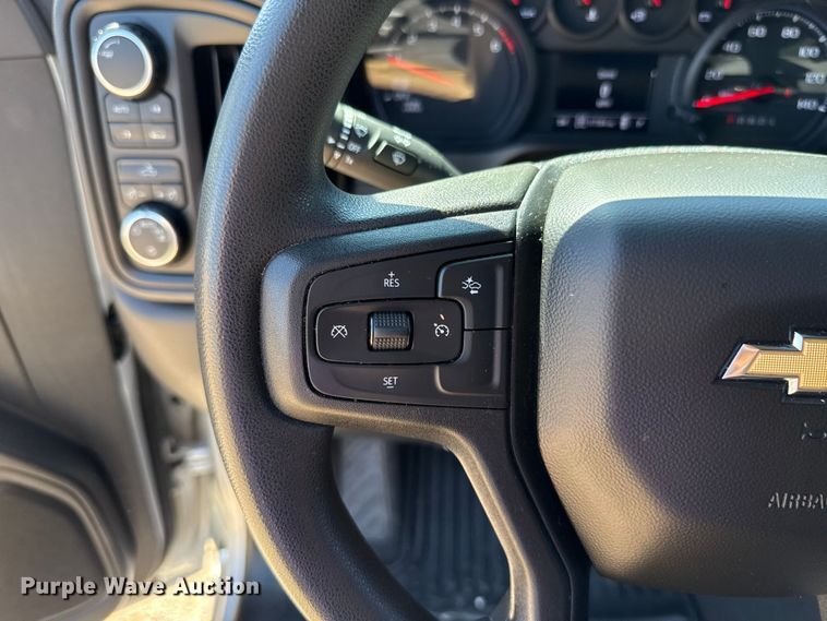 image for item GH9357 2022 Chevrolet Silverado 1500 Crew Cab pickup truck