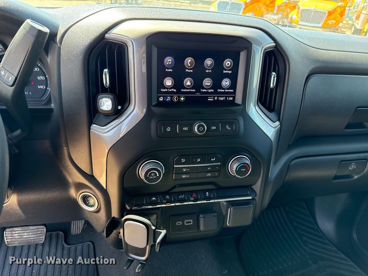 image for item GH9357 2022 Chevrolet Silverado 1500 Crew Cab pickup truck