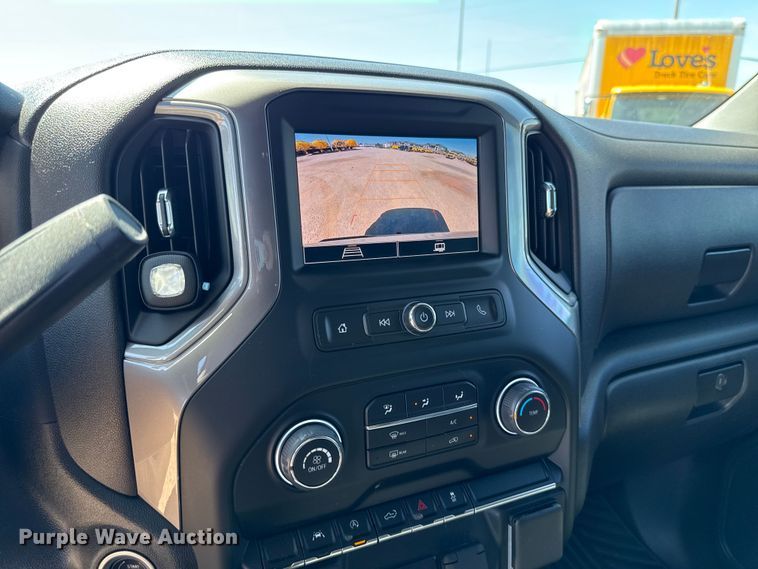 image for item GH9357 2022 Chevrolet Silverado 1500 Crew Cab pickup truck