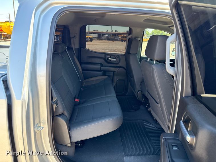 image for item GH9357 2022 Chevrolet Silverado 1500 Crew Cab pickup truck