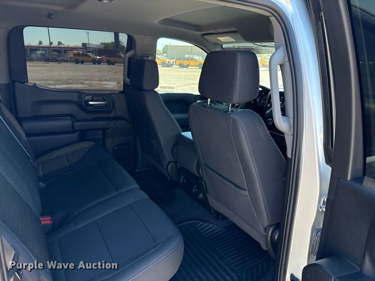 image for item GH9357 2022 Chevrolet Silverado 1500 Crew Cab pickup truck