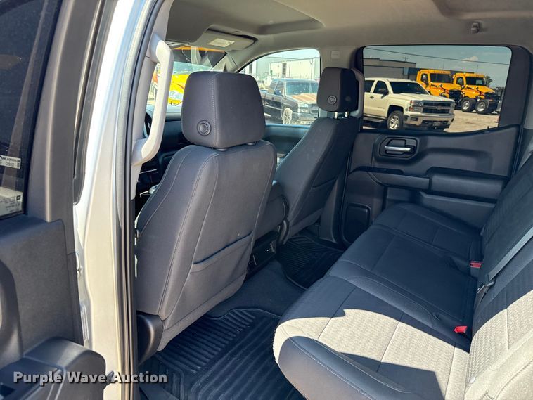 image for item GH9357 2022 Chevrolet Silverado 1500 Crew Cab pickup truck