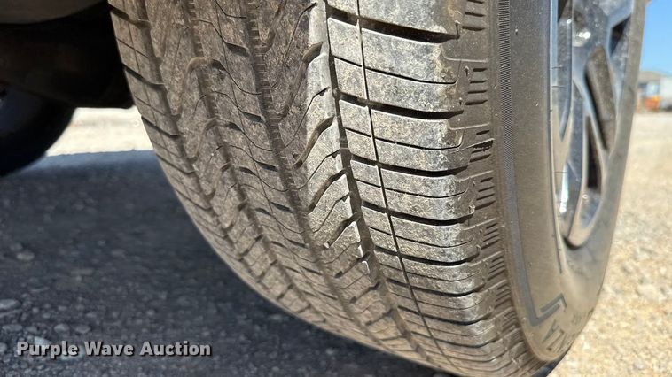 image for item GH9357 2022 Chevrolet Silverado 1500 Crew Cab pickup truck