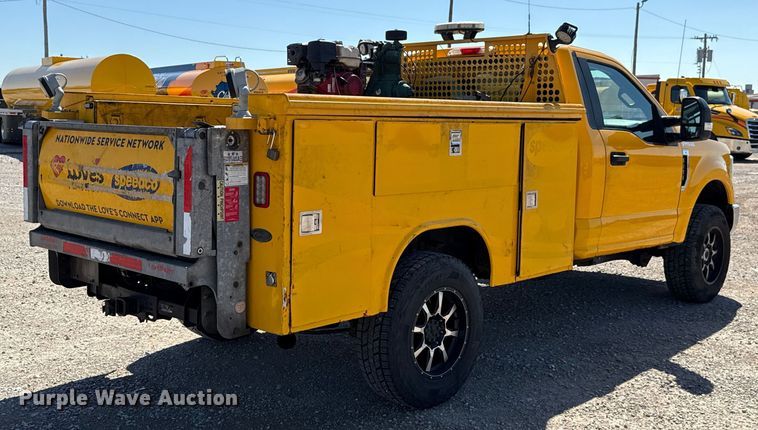 image for item GH9362 2018 Ford F350 Super Duty XL utility bed pickup truck