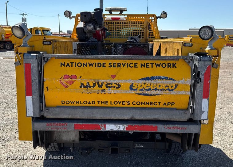 image for item GH9362 2018 Ford F350 Super Duty XL utility bed pickup truck