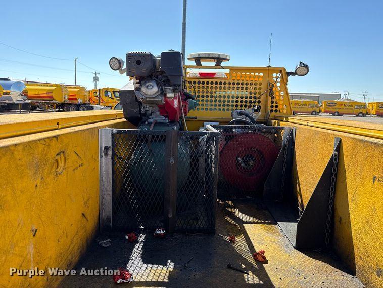 image for item GH9362 2018 Ford F350 Super Duty XL utility bed pickup truck