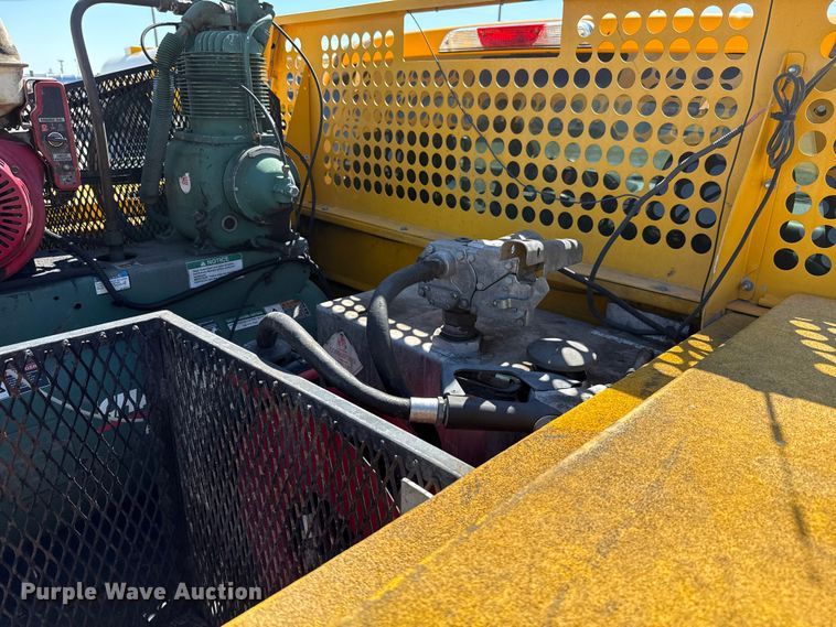 image for item GH9362 2018 Ford F350 Super Duty XL utility bed pickup truck