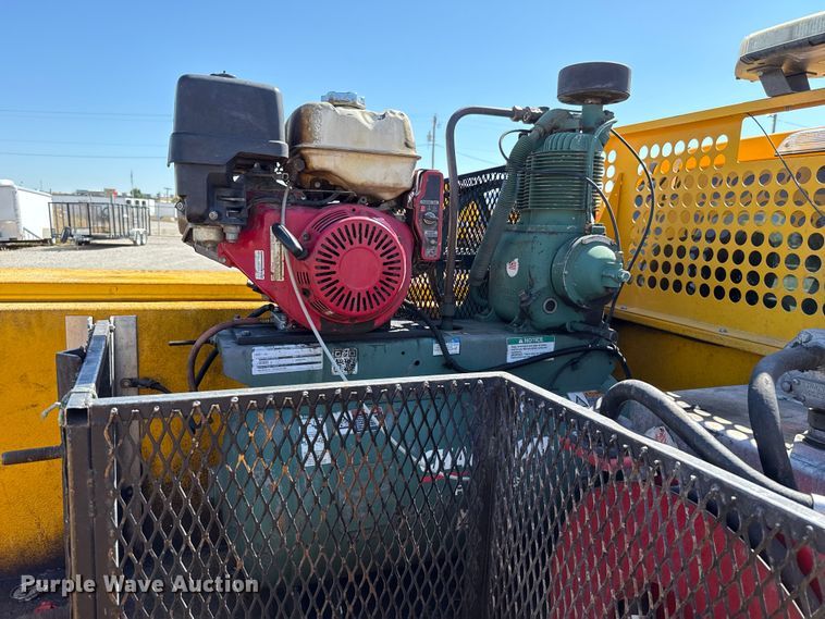 image for item GH9362 2018 Ford F350 Super Duty XL utility bed pickup truck