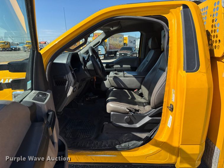 image for item GH9362 2018 Ford F350 Super Duty XL utility bed pickup truck