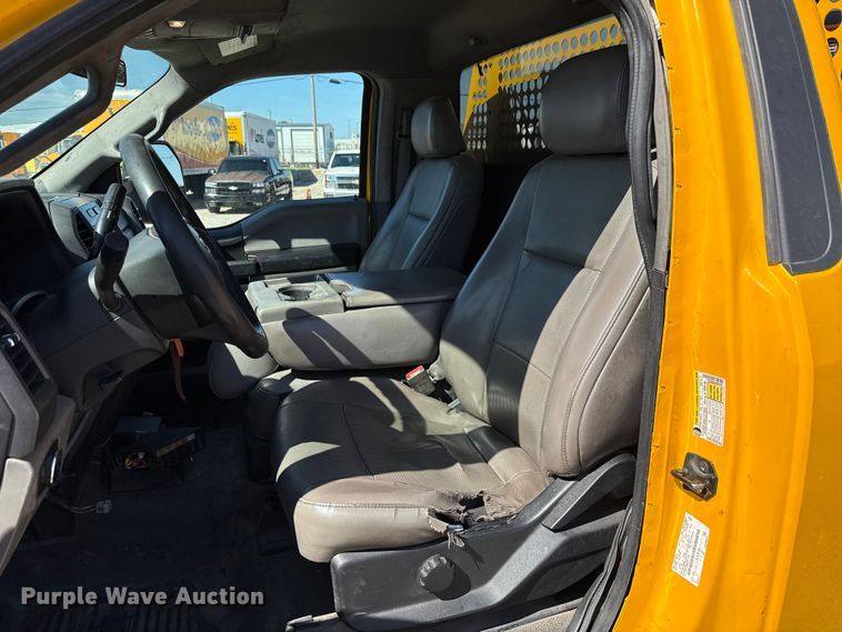 image for item GH9362 2018 Ford F350 Super Duty XL utility bed pickup truck