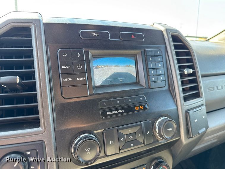 image for item GH9362 2018 Ford F350 Super Duty XL utility bed pickup truck