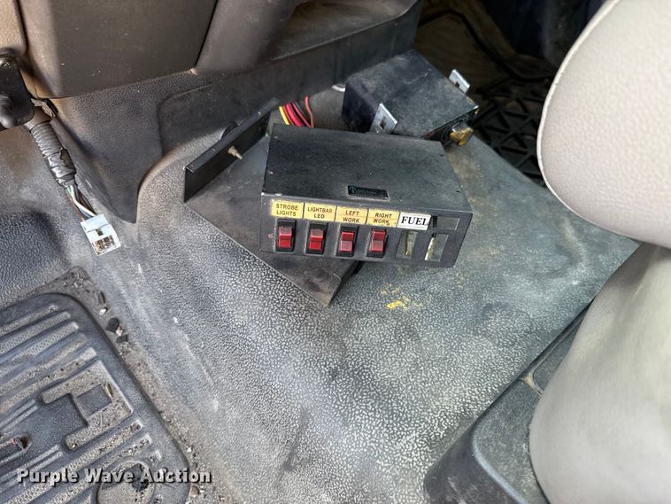 image for item GH9362 2018 Ford F350 Super Duty XL utility bed pickup truck