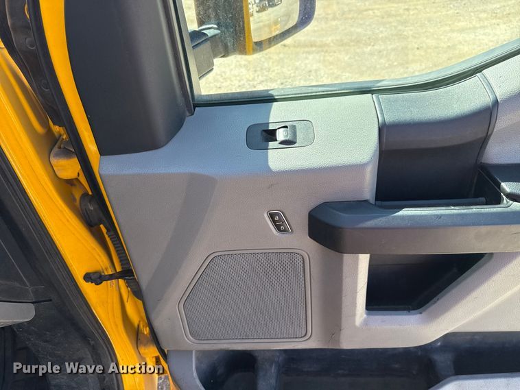 image for item GH9362 2018 Ford F350 Super Duty XL utility bed pickup truck