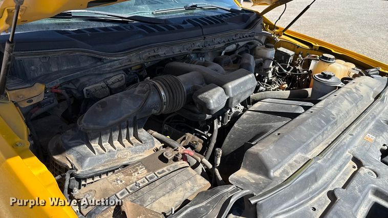 image for item GH9362 2018 Ford F350 Super Duty XL utility bed pickup truck