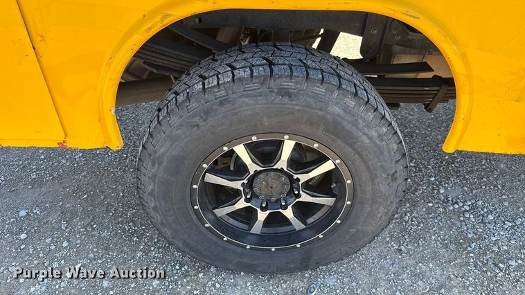 image for item GH9362 2018 Ford F350 Super Duty XL utility bed pickup truck