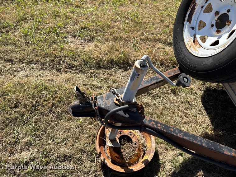 image for item GP9649 2000 Doolittle enclosed cargo trailer