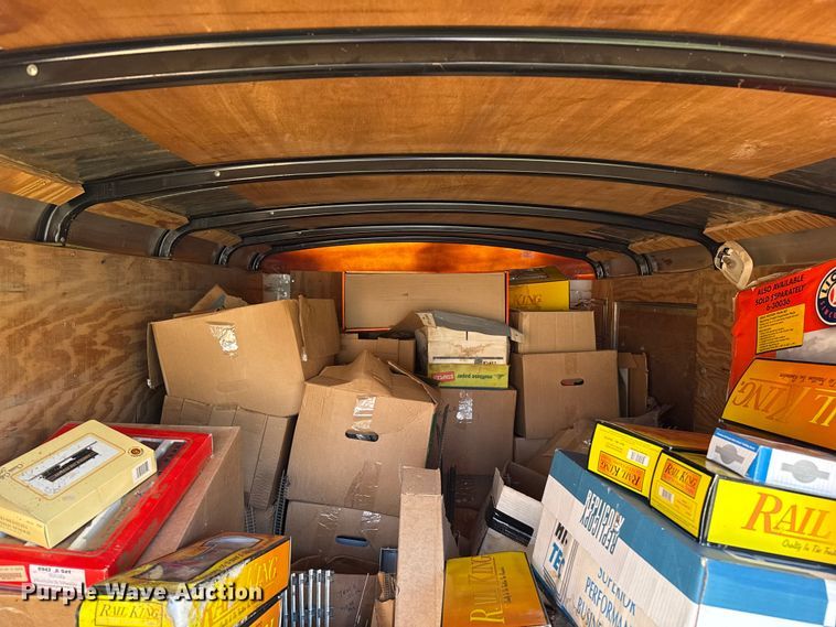 image for item GP9649 2000 Doolittle enclosed cargo trailer