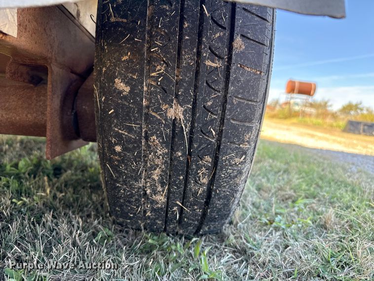 image for item GP9649 2000 Doolittle enclosed cargo trailer