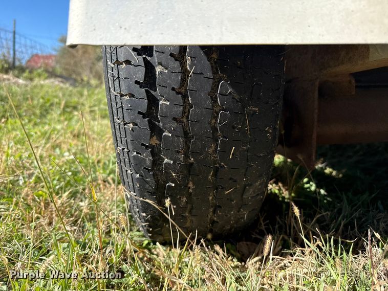 image for item GP9649 2000 Doolittle enclosed cargo trailer