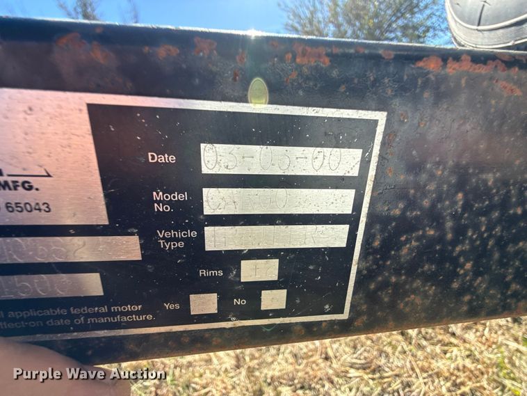 image for item GP9649 2000 Doolittle enclosed cargo trailer