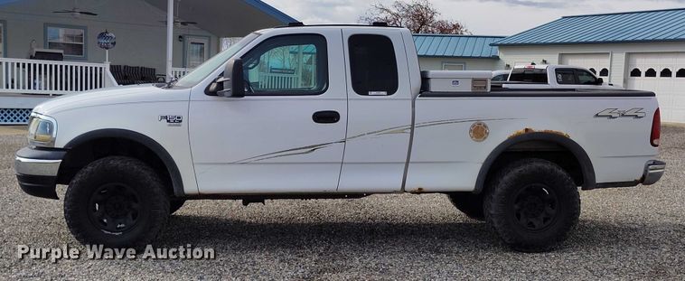 image for item IH9348 2001 Ford F150 SuperCab pickup truck