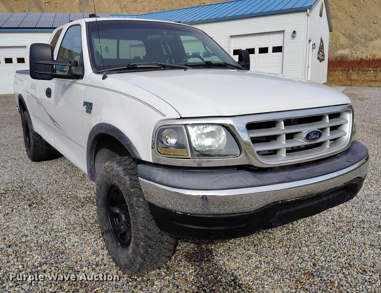 image for item IH9348 2001 Ford F150 SuperCab pickup truck