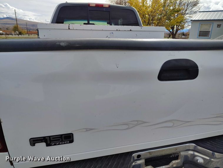 image for item IH9348 2001 Ford F150 SuperCab pickup truck