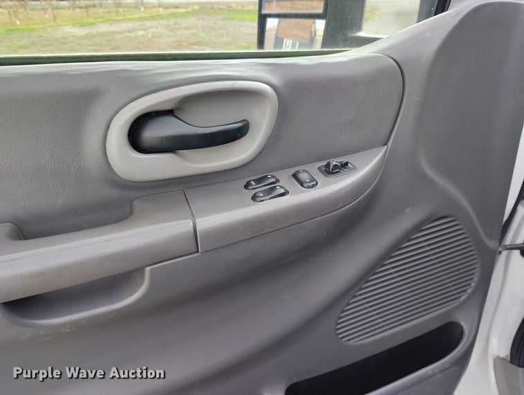 image for item IH9348 2001 Ford F150 SuperCab pickup truck