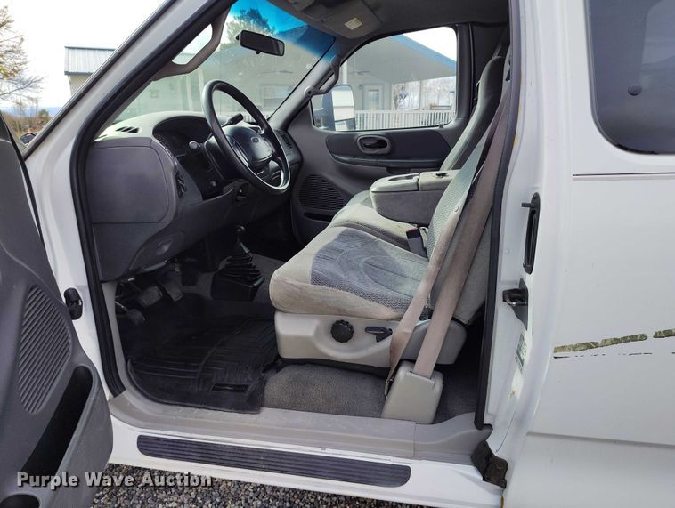 image for item IH9348 2001 Ford F150 SuperCab pickup truck