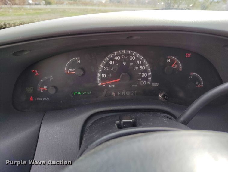 image for item IH9348 2001 Ford F150 SuperCab pickup truck