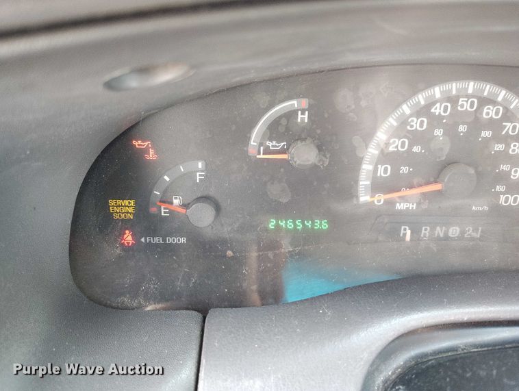 image for item IH9348 2001 Ford F150 SuperCab pickup truck