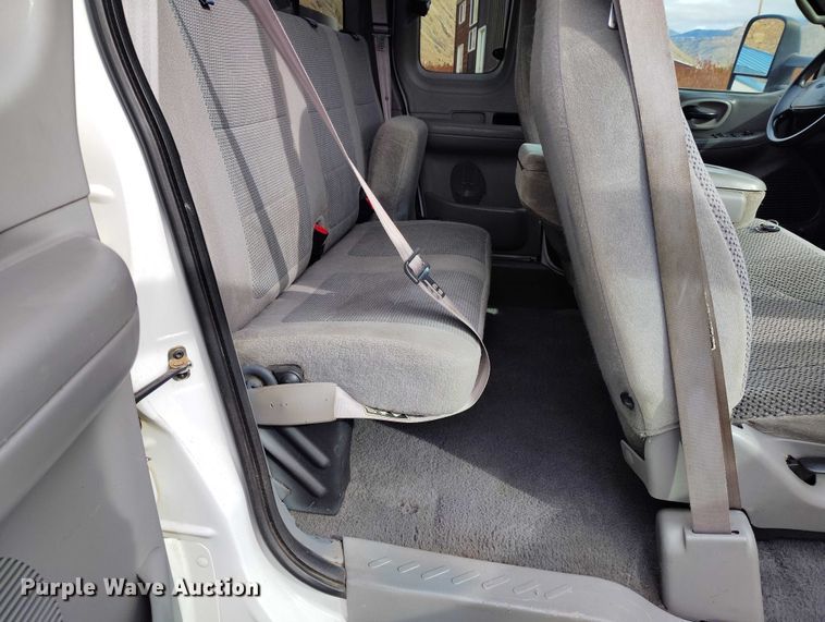 image for item IH9348 2001 Ford F150 SuperCab pickup truck