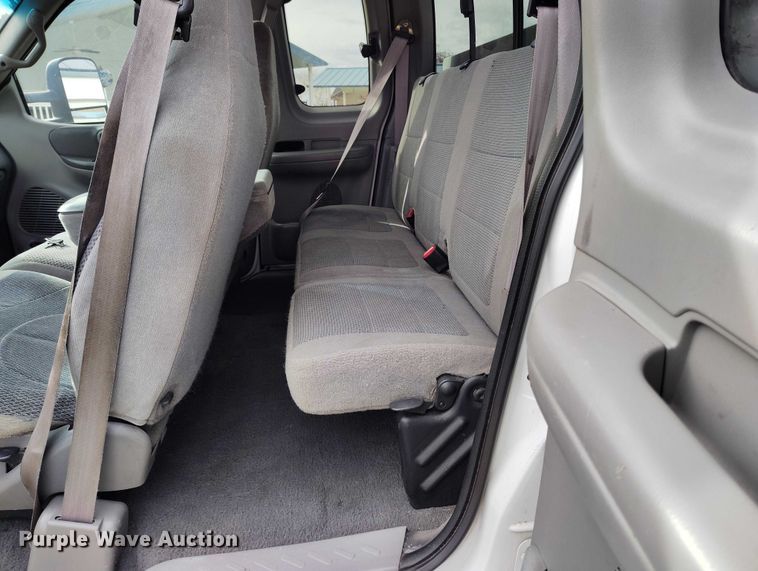 image for item IH9348 2001 Ford F150 SuperCab pickup truck