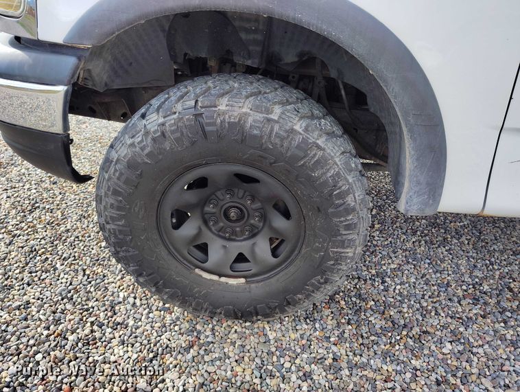 image for item IH9348 2001 Ford F150 SuperCab pickup truck