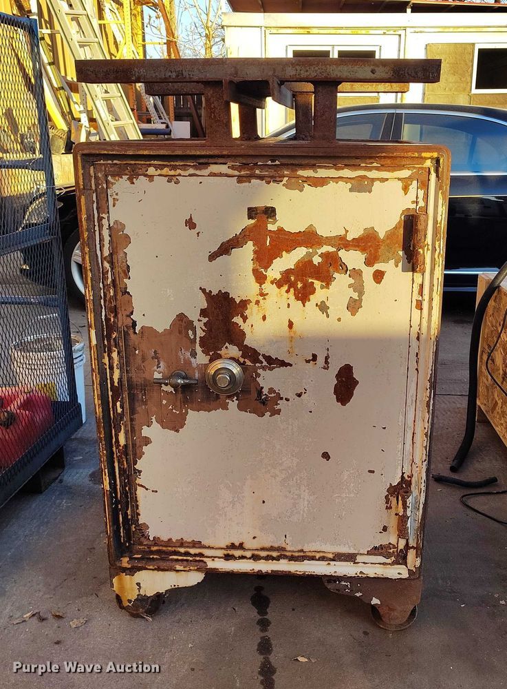 image for item IH9351 Safe