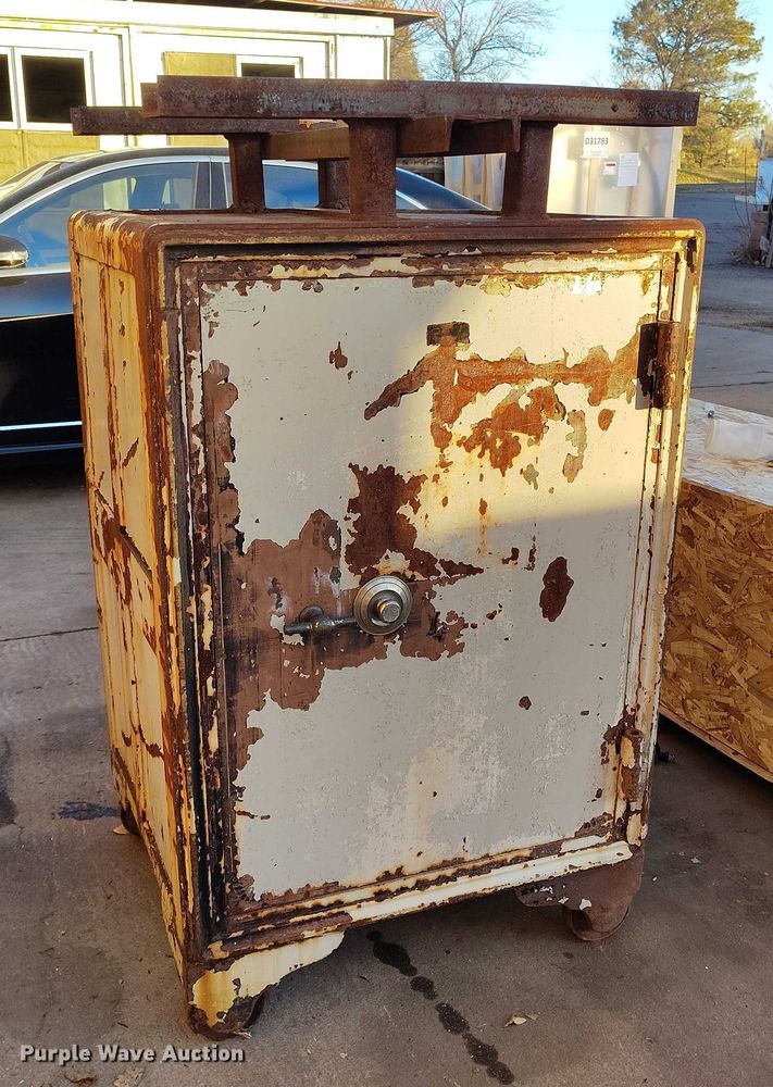 image for item IH9351 Safe