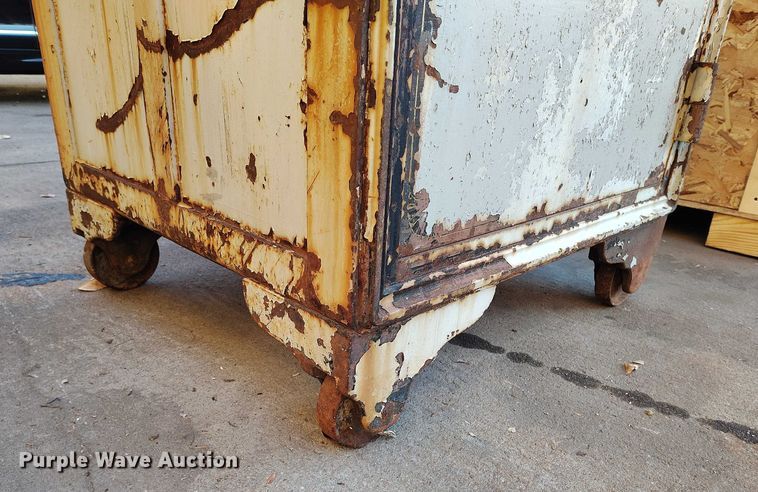 image for item IH9351 Safe