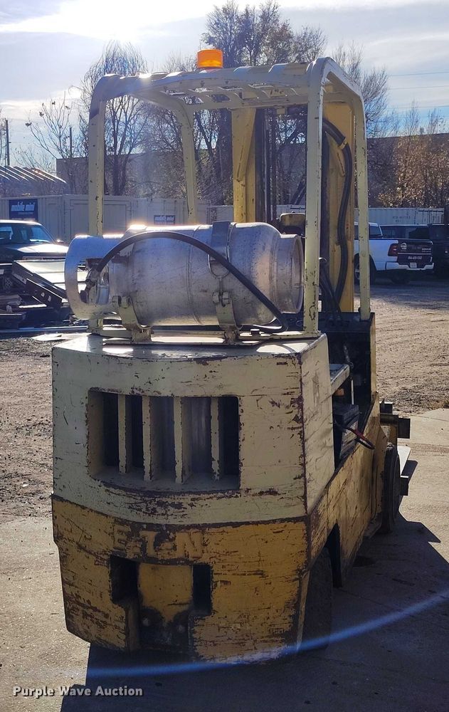 image for item IH9352 Yale GLC040AAJUNAT083 forklift