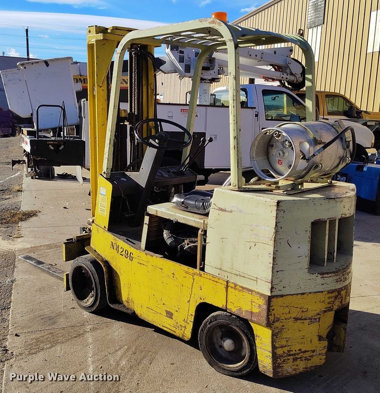 image for item IH9352 Yale GLC040AAJUNAT083 forklift