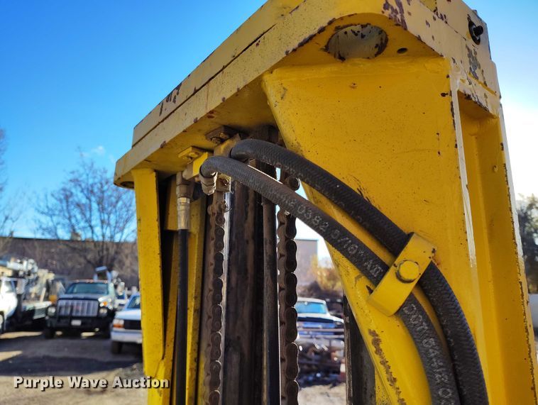 image for item IH9352 Yale GLC040AAJUNAT083 forklift