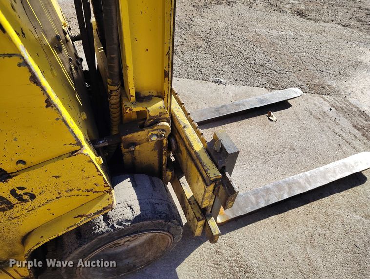 image for item IH9352 Yale GLC040AAJUNAT083 forklift