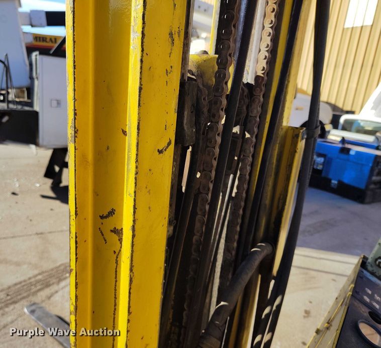 image for item IH9352 Yale GLC040AAJUNAT083 forklift