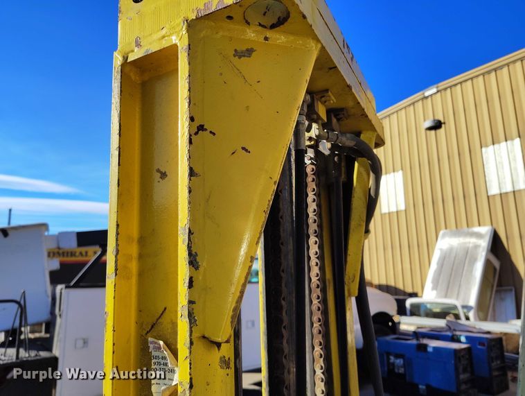 image for item IH9352 Yale GLC040AAJUNAT083 forklift