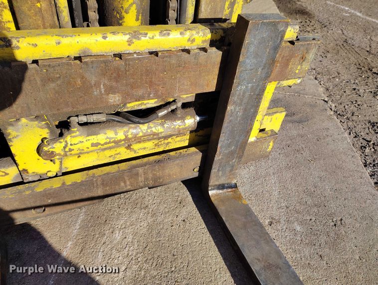 image for item IH9352 Yale GLC040AAJUNAT083 forklift